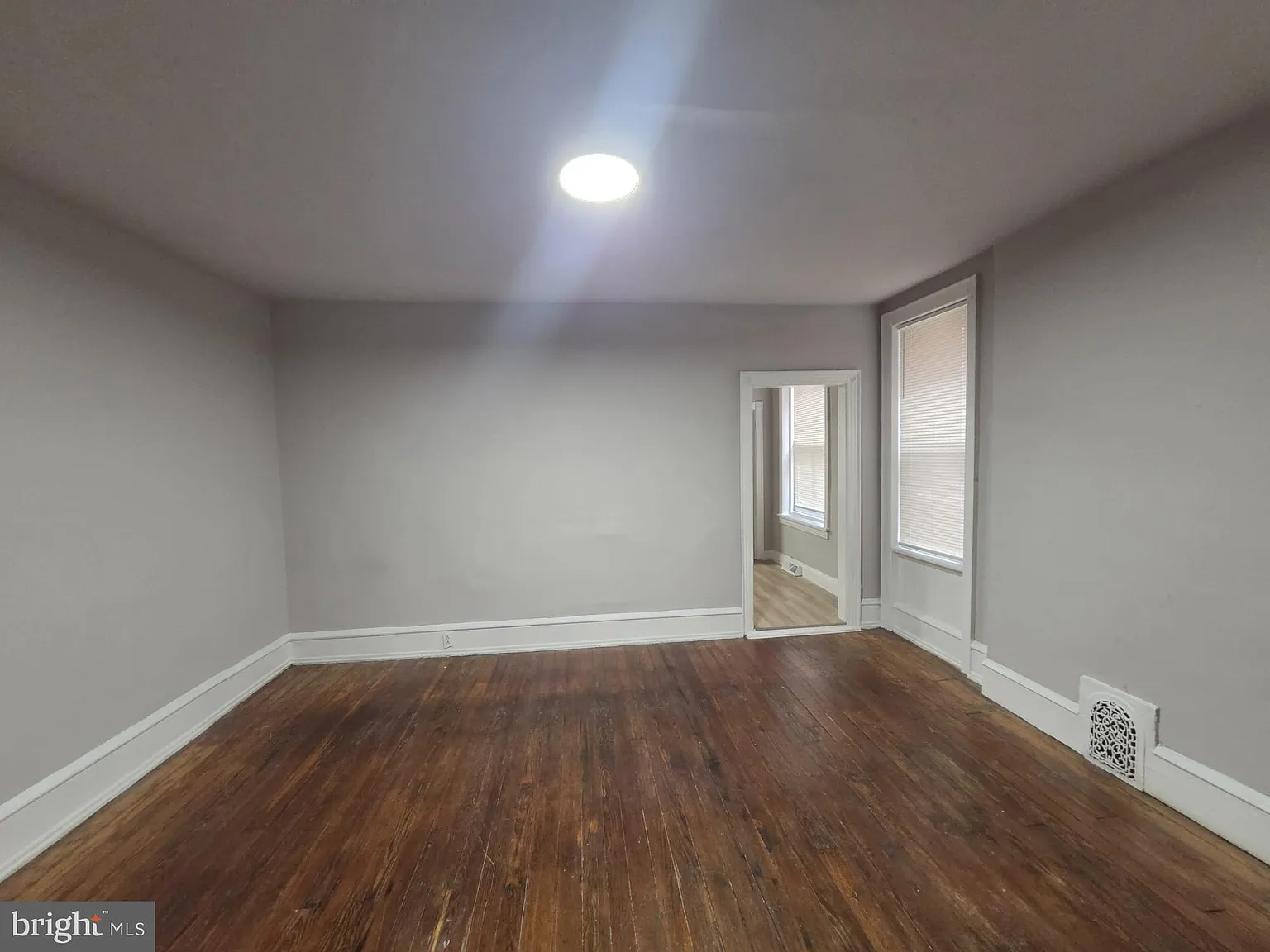 4 bed, 1.0 bath, 1650 sqft, $1,950 — Photo 4