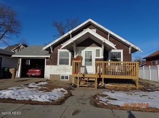 17 4th Ave SW, Watertown, SD 57201