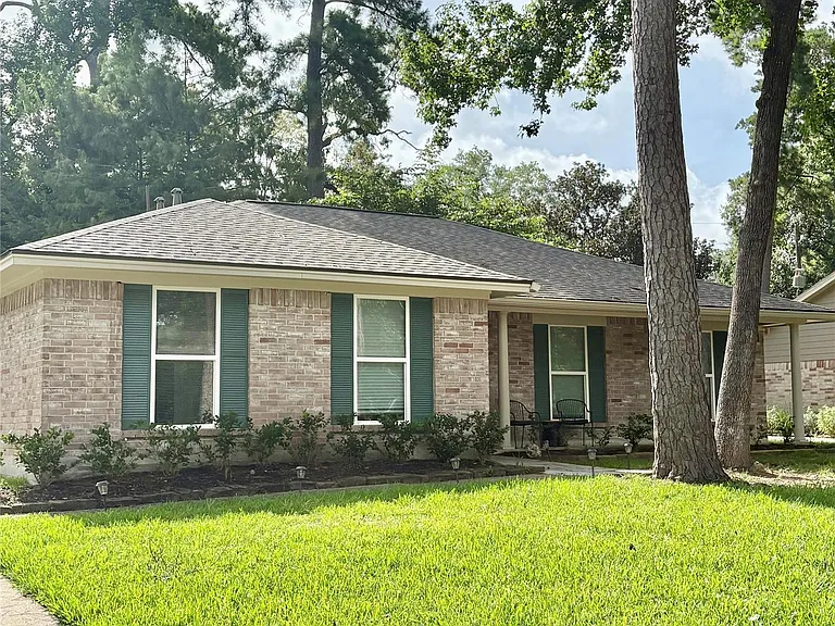 29022 Cherrywood Ln — Photo 2