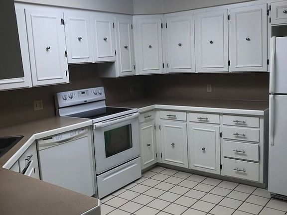 5th image of 3106 Oakmont Dr