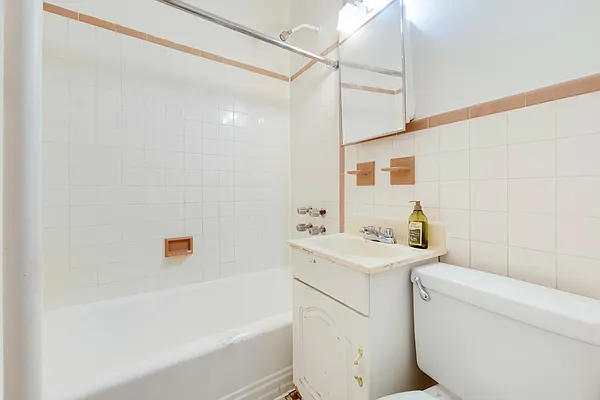 Rented by MAPT Residential LLC | media 10