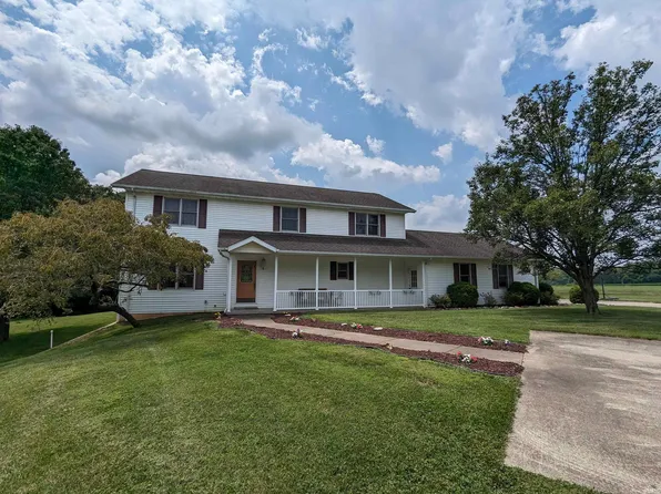 2003 E Lakeside Way, Vincennes, IN 47591