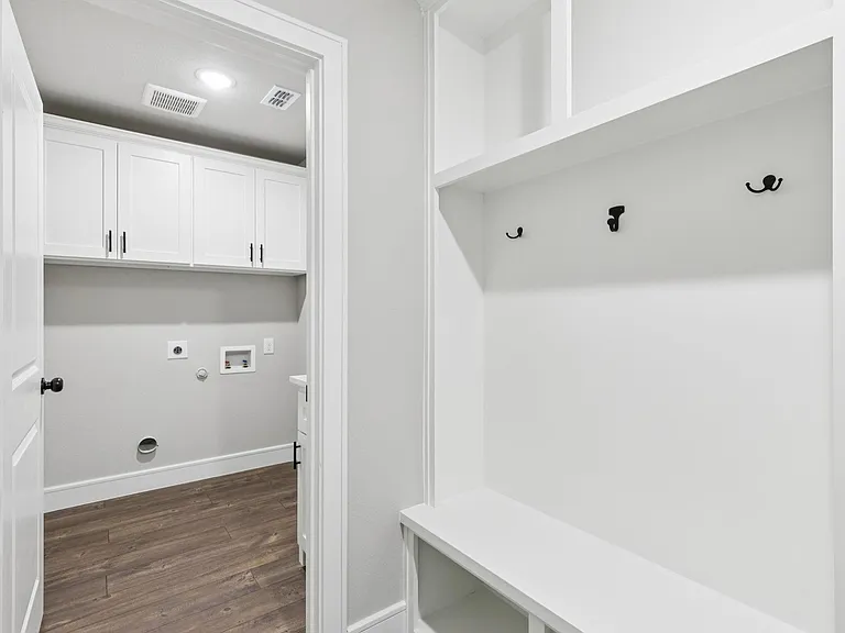 512 Frazier St — Photo 3
