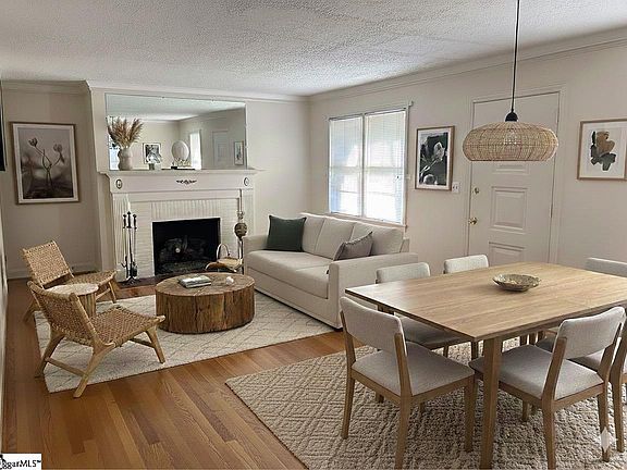 2nd image of 207 Alpine Way
