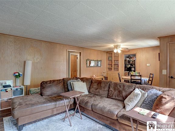 4th image of 318 Maplecrest Ave