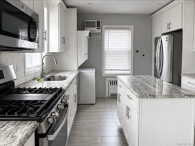 49 Hempstead Ave — Photo 3