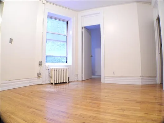 Rented by R New York | media 33