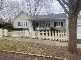 301 E Green St, Farmer City, IL 61842