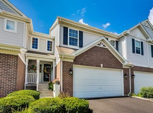 2561 Lorraine Cir, Geneva, IL 60134