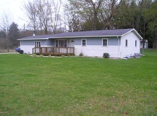 73672 39th St, Paw Paw, MI 49079