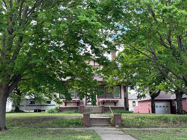 101 Adrian St N, Darfur, MN 56022