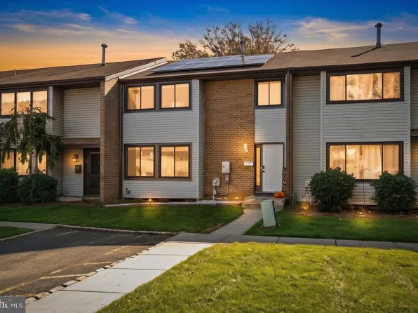 9 Twin Rivers Dr N, East Windsor, NJ 08520