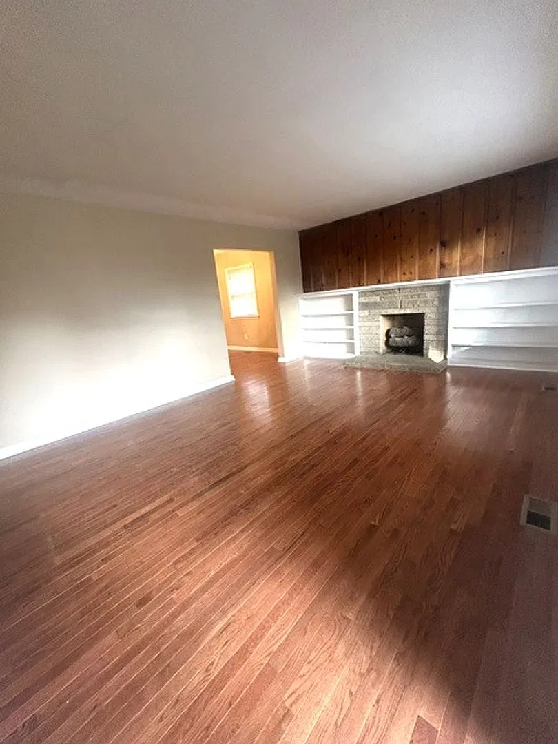 Gardenside ranch home 20261029 — Photo 3