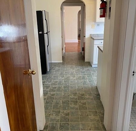 3rd image of 207-209 Shepard Ave #1