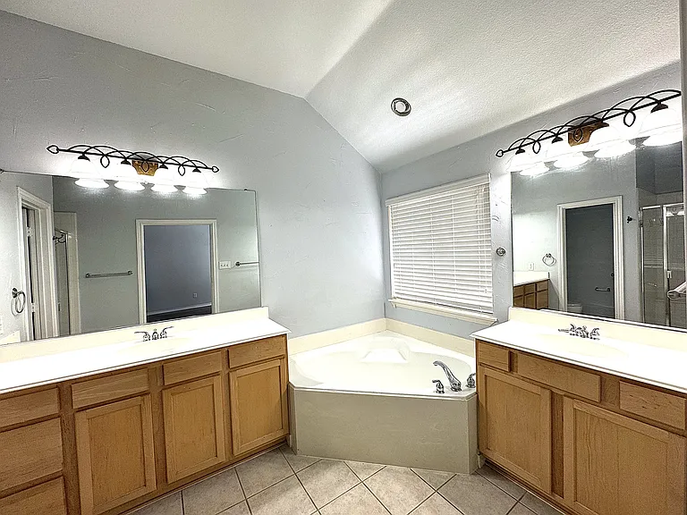 2767 Cedar Wood Dr — Photo 9