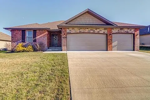 1922 N Brookhollow Dr — Photo 10