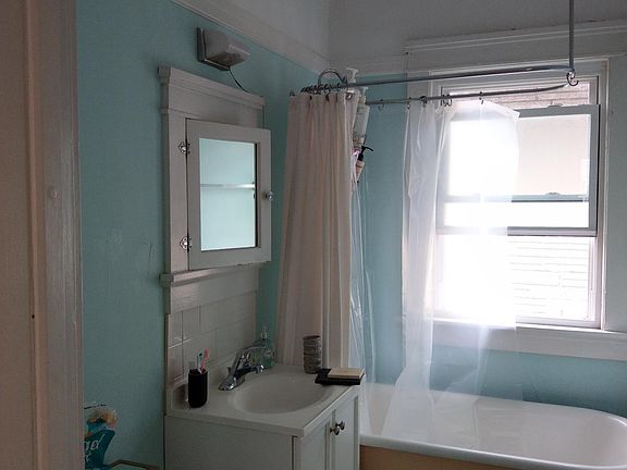 5th image of 3041 N Humboldt Ave #4