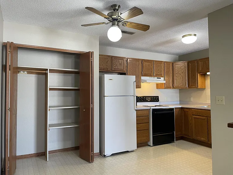 Watertown Fox Creek Apartments — Photo 9