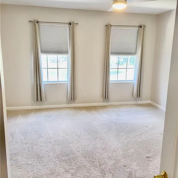 5669 Cove Cir — Photo 11
