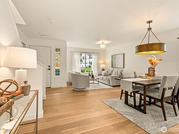 5th image of 1584 Jensen Avenue