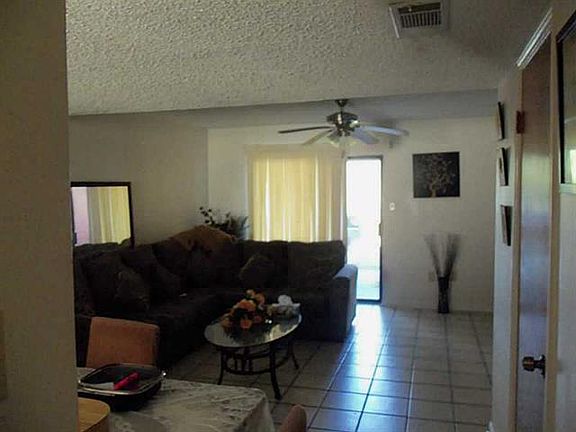 4th image of 1580-86 Savannah Dr