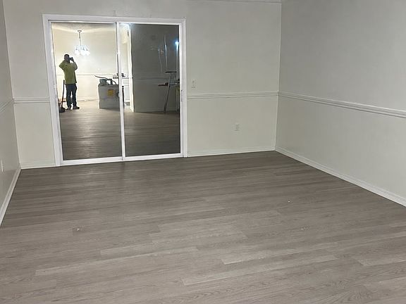 4th image of 916 Lake Destiny Rd Unit E