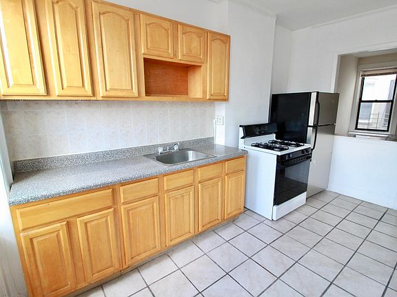 3rd image of 7041 65th Pl APT 3L