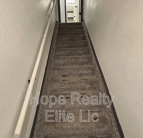 2079 Sussex Ln — Photo 22