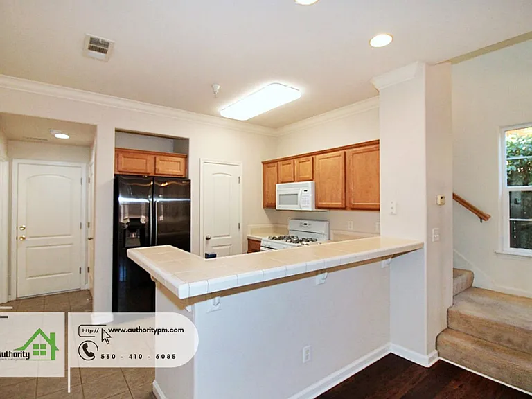 2109 Vienna Way — Photo 6