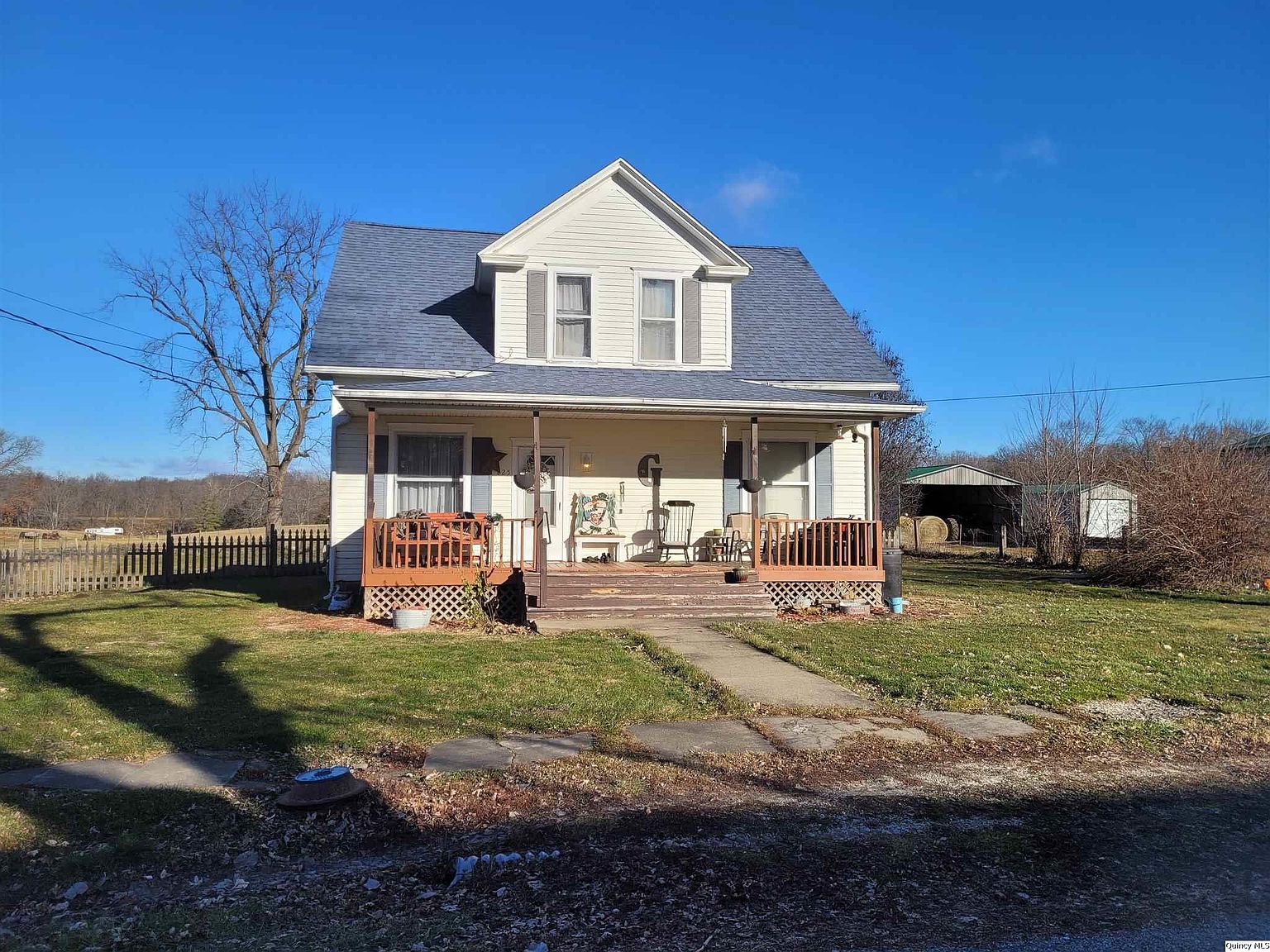 225 E 4th St, Versailles, IL 62378 Zillow