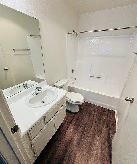 Fourth Street Apartments — Photo 3