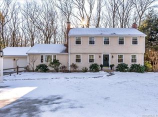 3 Eagle Ln, Simsbury, CT 06070
