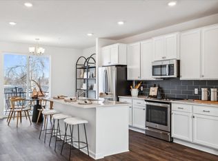 7679 Cruise Way, Inver Grove Heights, MN 55076