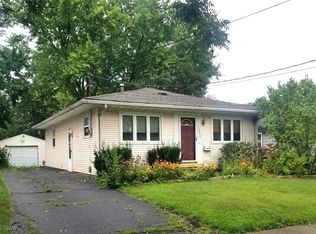 1655 Chapman Dr, Akron, OH