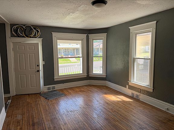 5th image of 704 S Carroll Ave