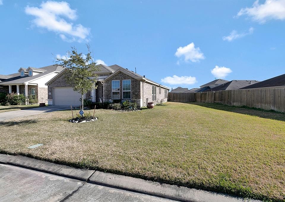 1st image of 13919 Lanier Shore Ln