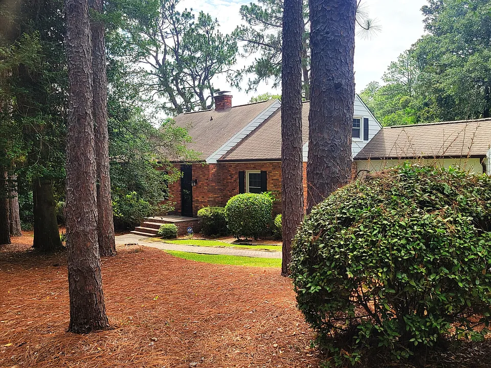 120 Country Club Cir