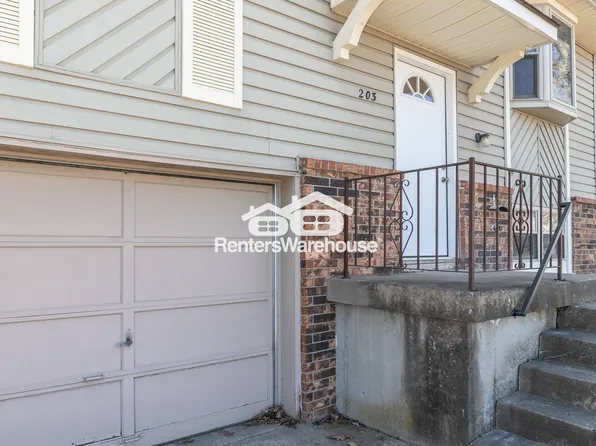 203 Village Ln, Buckner, MO 64016