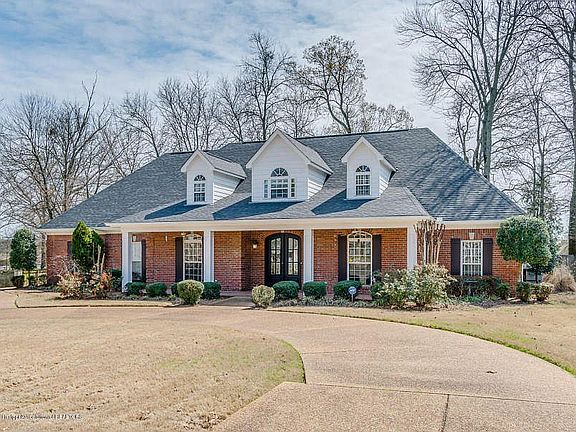 2nd image of 8611 Saddlecreek Dr