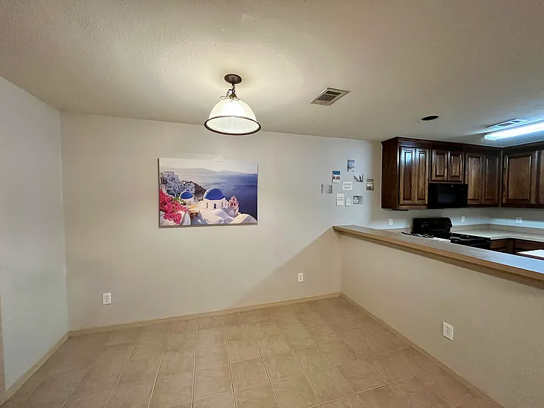 1204 Mulkey Ln — Photo 4