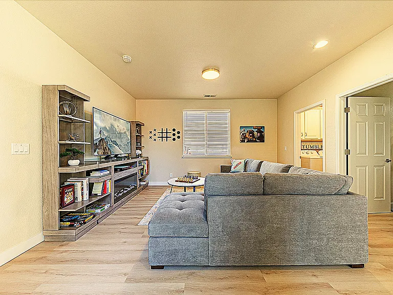 3310 Ten Mile Dr — Photo 17
