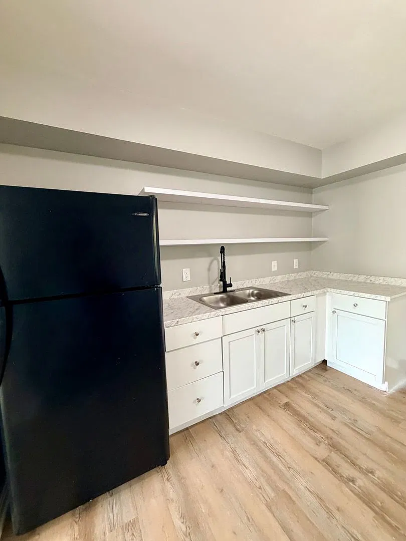 Cozy 3 Bed 1 Bath Home in Lexington KY — Photo 2