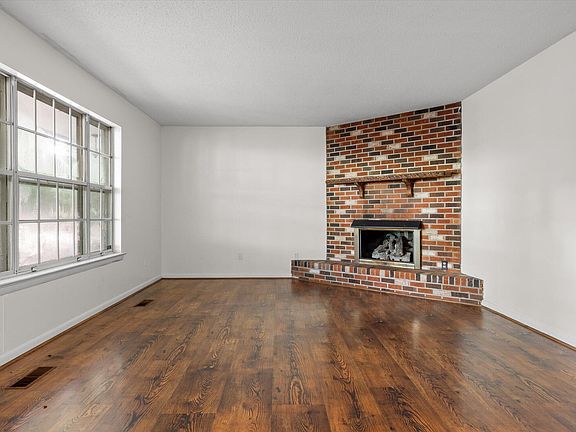 2nd image of 3212 Berkley Dr