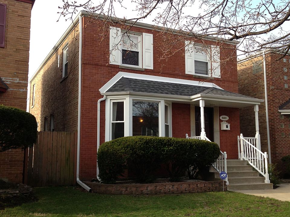 1st image of 2623 W Balmoral Ave