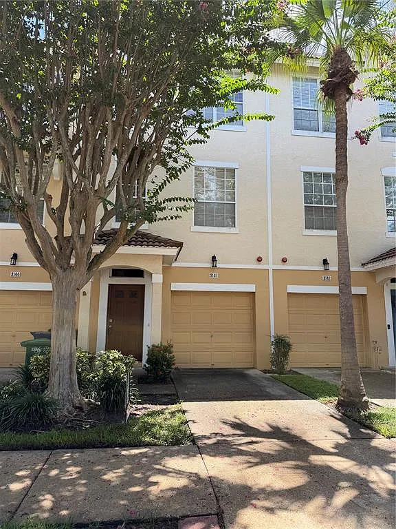 3 bed, 2.5 bath, 1844 sqft, $2,900 — Photo 1