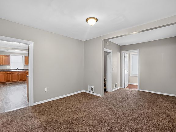 3rd image of 2405 4th Ave
