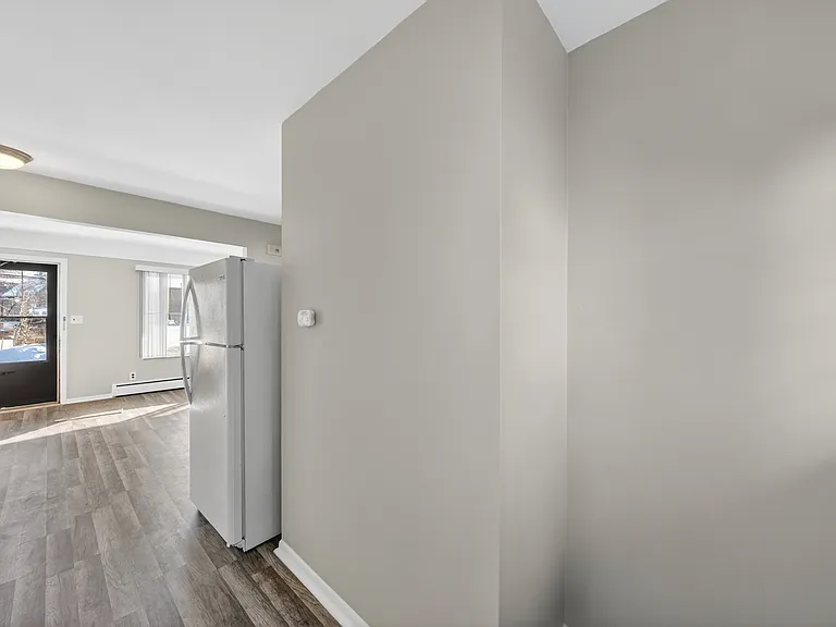 23 W Burdick St #4 — Photo 9