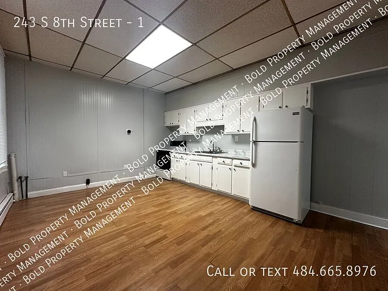 243 S 8th St #1 — Photo 2