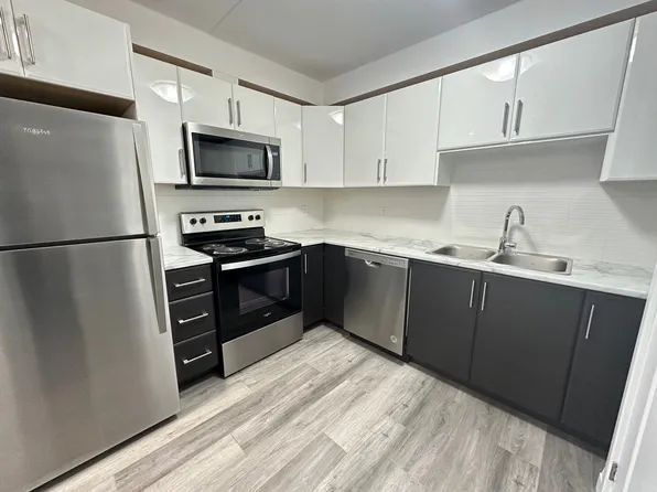 40 Front Street, 40 Front St N, Thorold, ON L2V 1X5