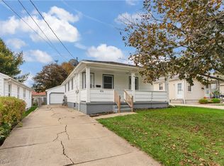 608 Maplewood Ave, Struthers, OH 44471